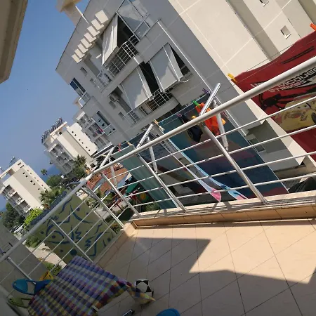 Presotirana Radhime Wlora